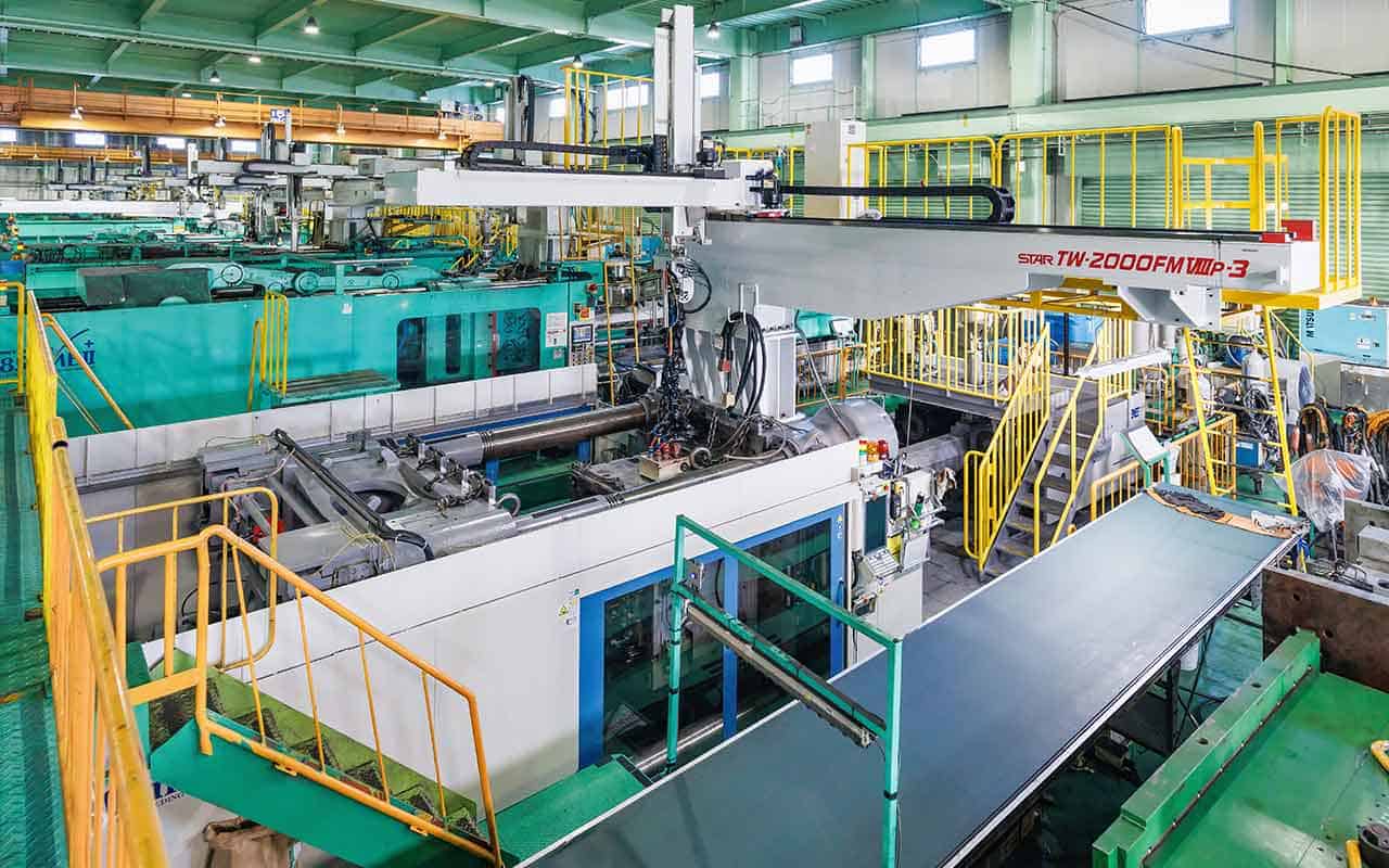 工業化成　鈴鹿工場　2000emⅢ　コアバック成形仕様