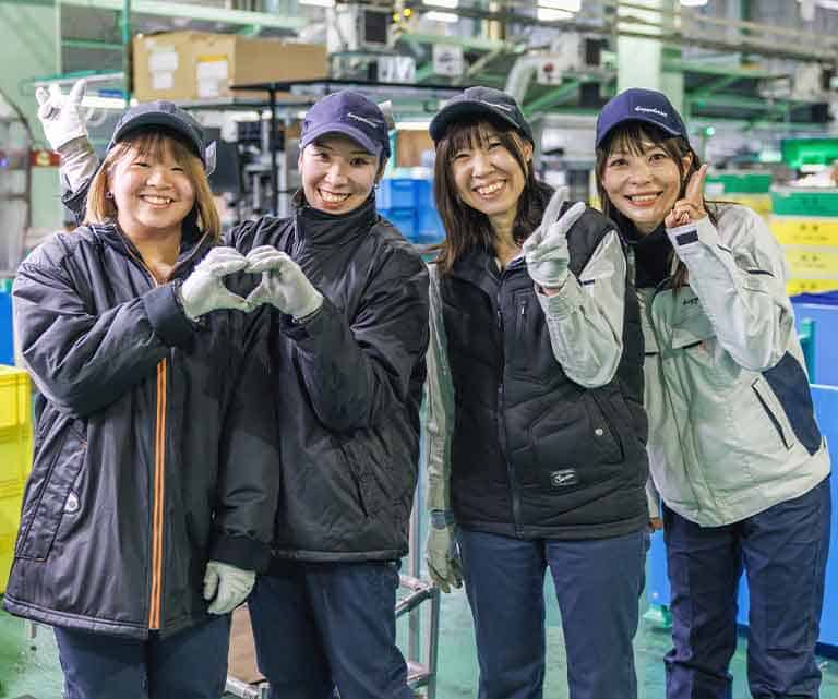 工業化成　工場　職場の様子