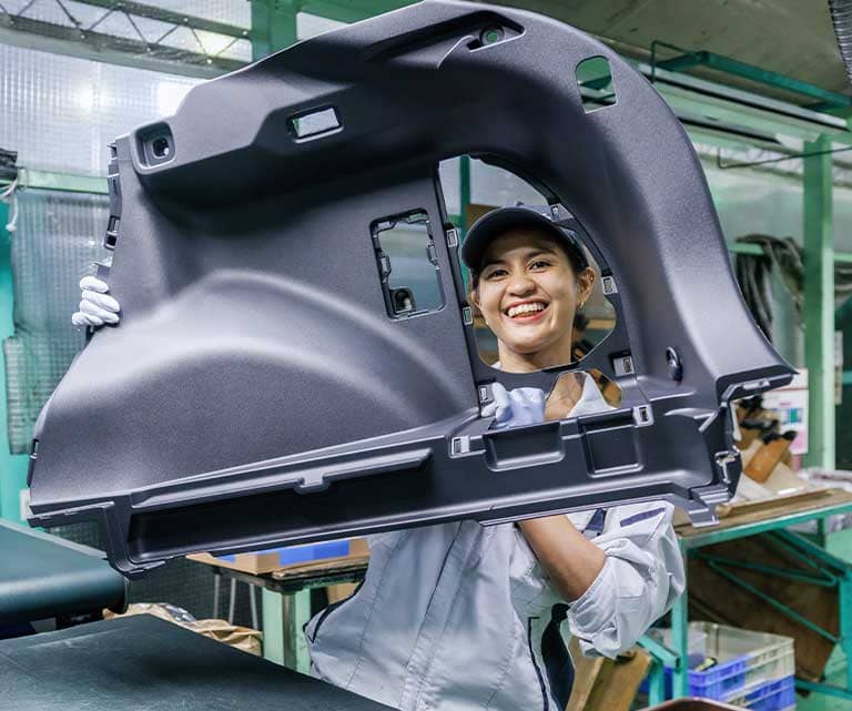 工業化成　工場　職場の様子